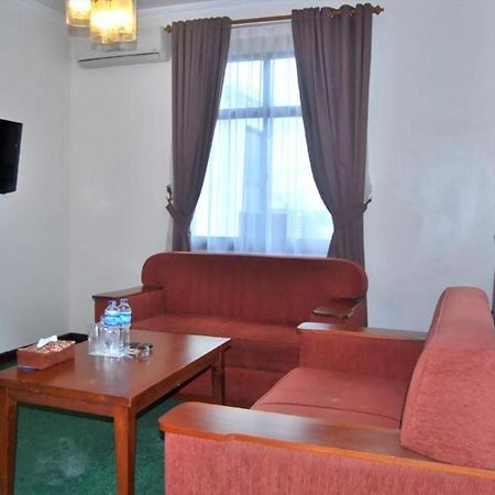 Pia Hotel Pangkalpinang Pangkalan Baru Exteriér fotografie