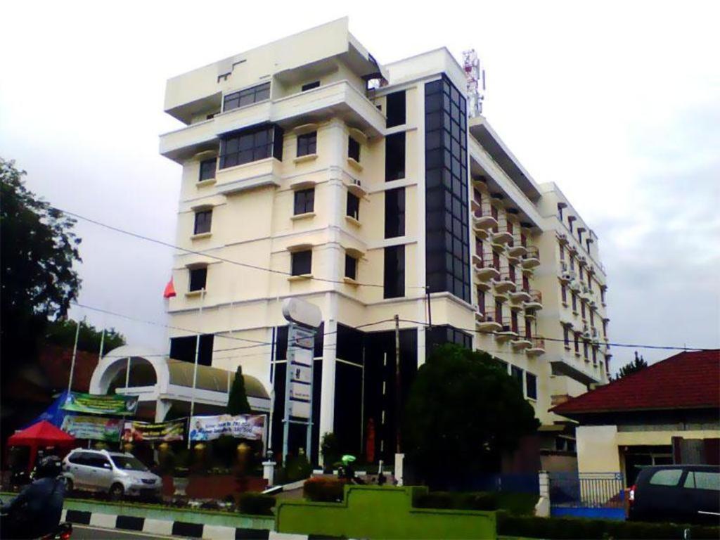 Pia Hotel Pangkalpinang Pangkalan Baru Exteriér fotografie