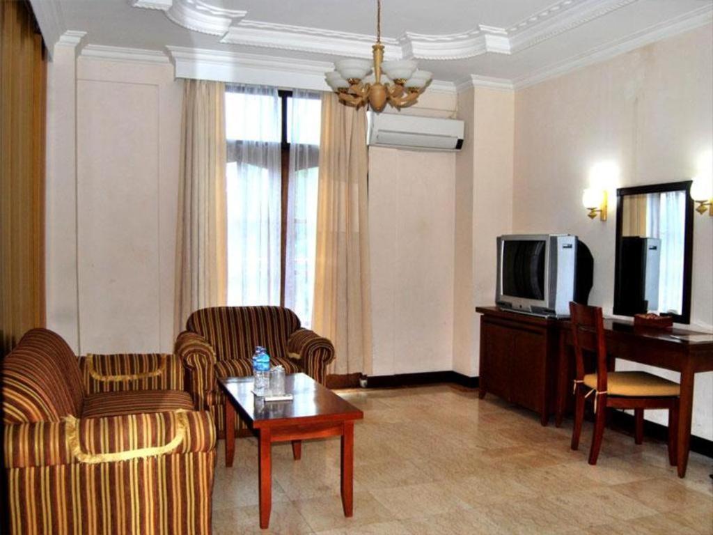 Pia Hotel Pangkalpinang Pangkalan Baru Exteriér fotografie